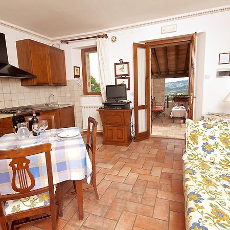 Agriturismo Le Colombe Assise Chambre photo