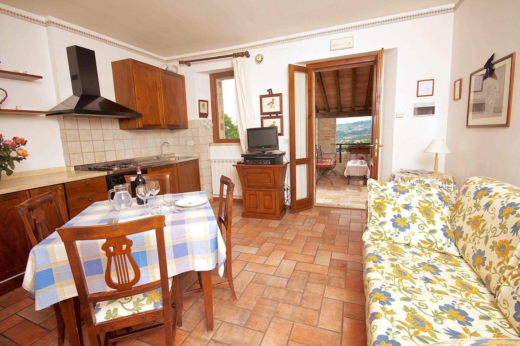 Agriturismo Le Colombe Assise Extérieur photo