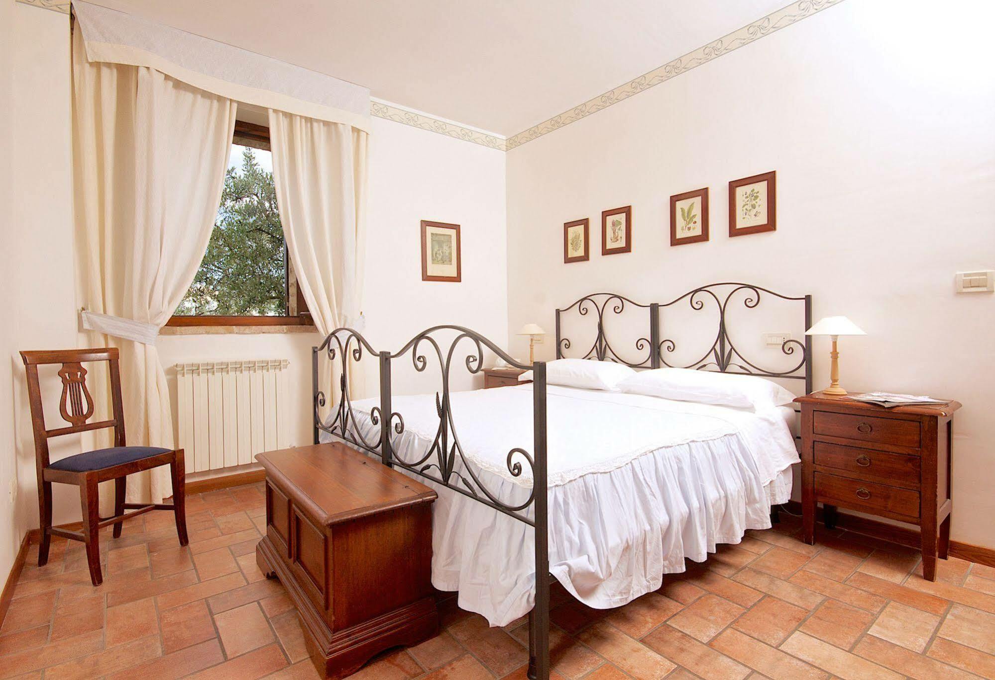 Agriturismo Le Colombe Assise Extérieur photo