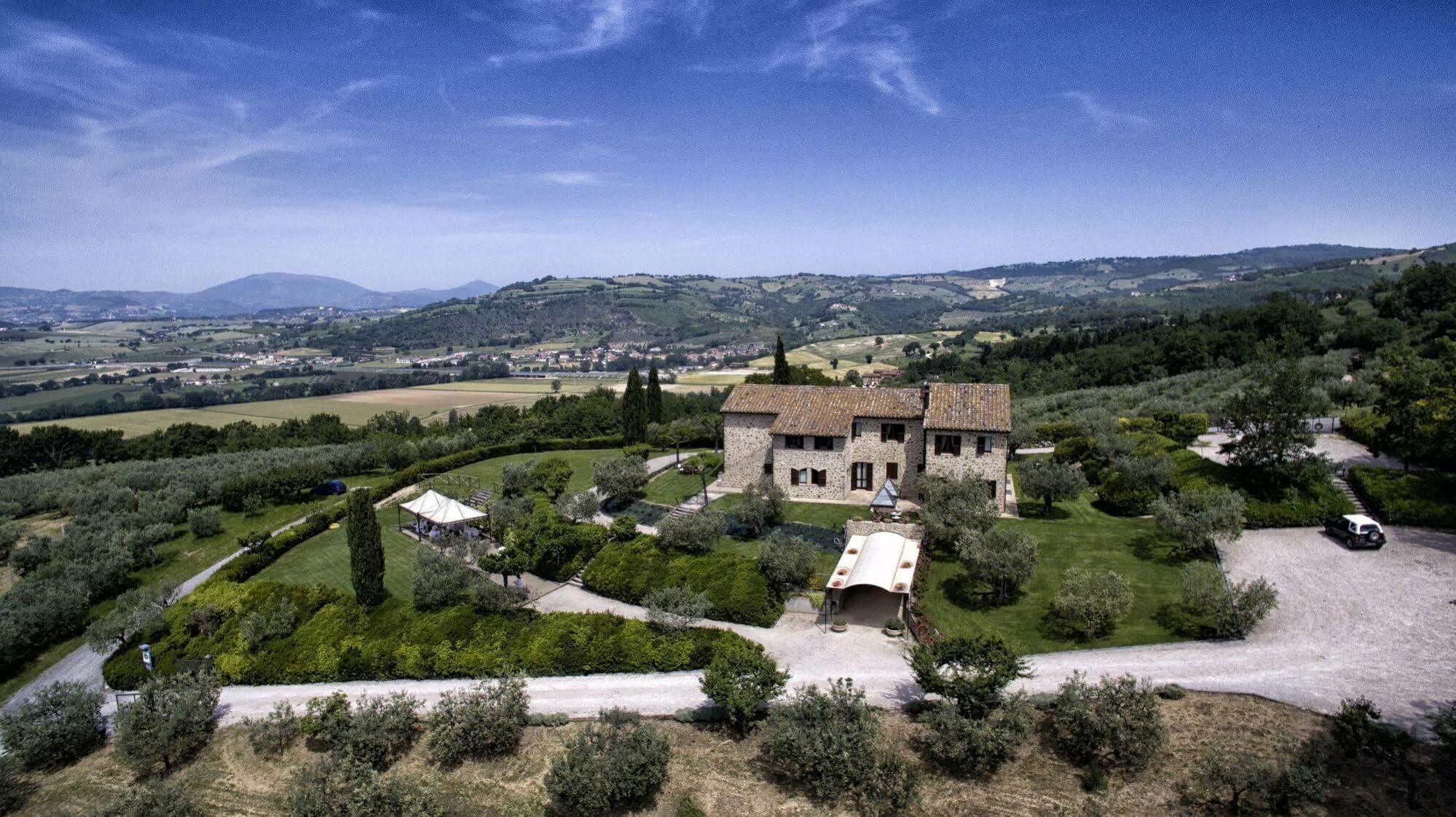 Agriturismo Le Colombe Assise Extérieur photo